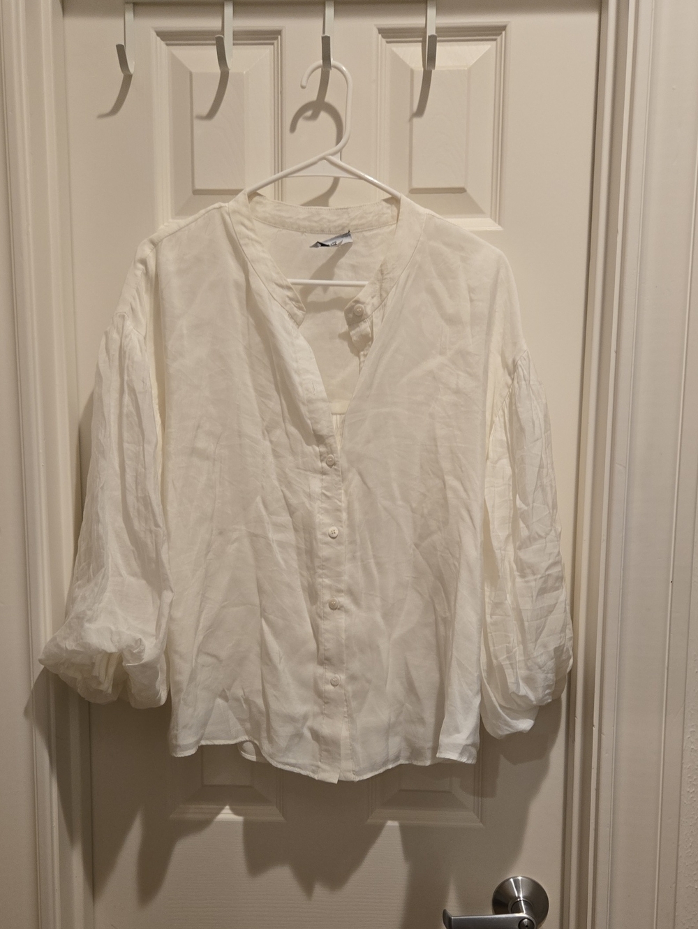 Fate Cream Button-Front Balloon Sleeve Shirt